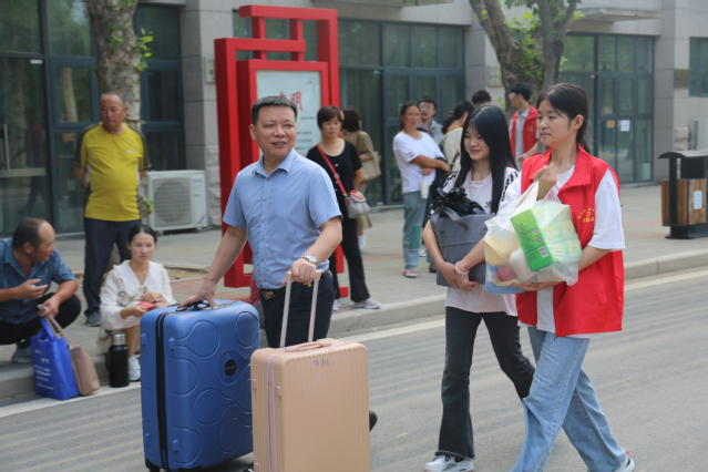 郑州职业技术学院2023级迎新工作圆满完成